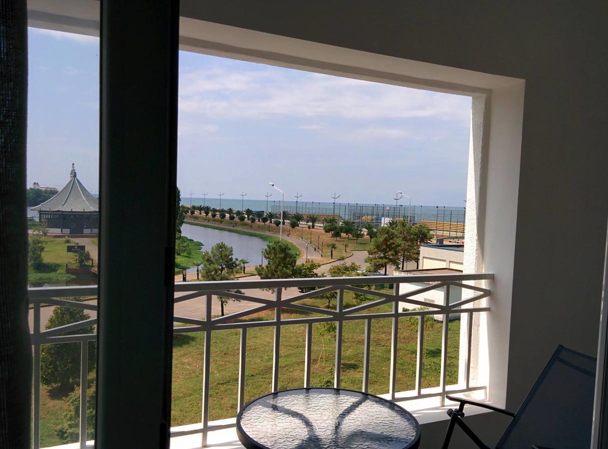 Paradise Apartment Batumi Exterior foto